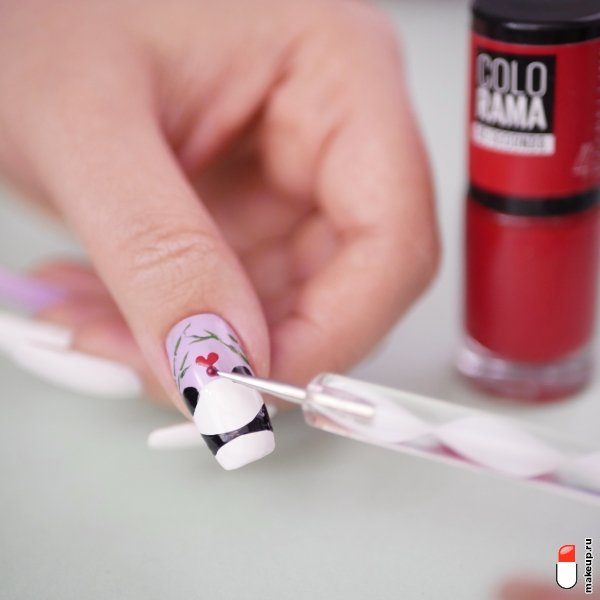 малюнок панди на нігтях
