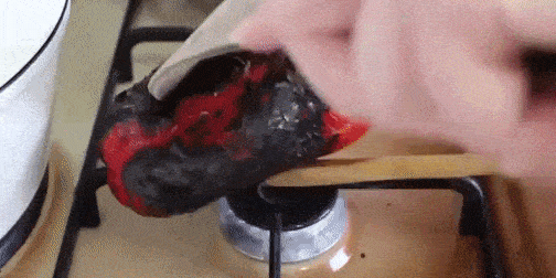 як чистити перець за допомогою випалу