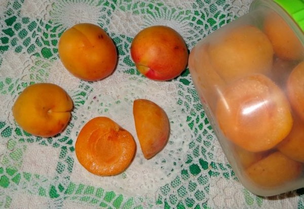 Як заморозити абрикоси в домашніх умовах