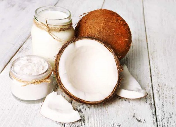 Масло кокоса широко використовується в косметології