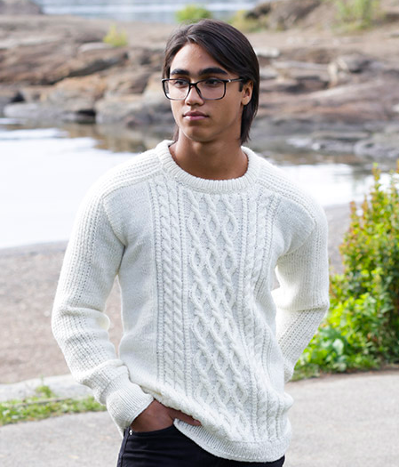 Модний светр з візерунками