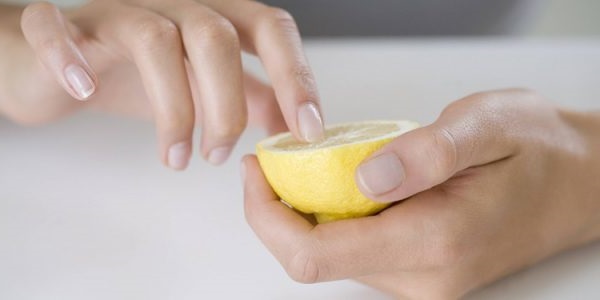 зміцнення нігтів лимон