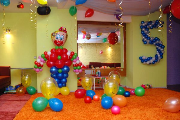 Як прикрасити кімнату до дня народження дитини
