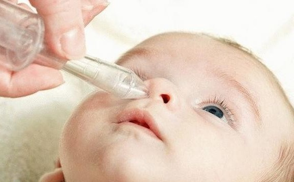 як чистити ніс немовляті при нежиті
