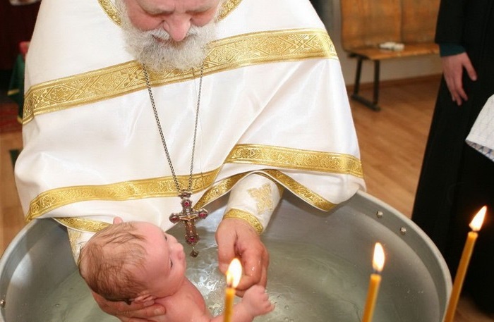 чи можна хрестити дитину своєї куми