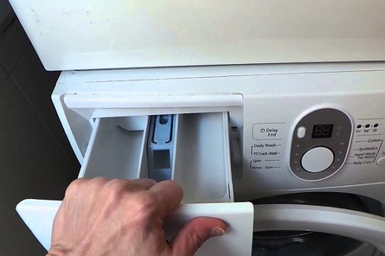 Як очистити лоток для порошку в пральній машині