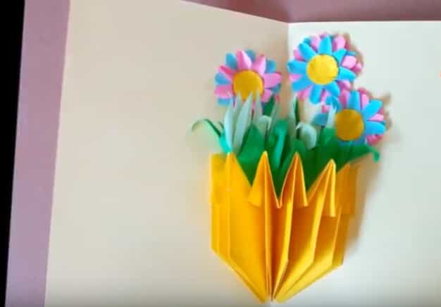 Листівка–ваза з квітами своїми руками