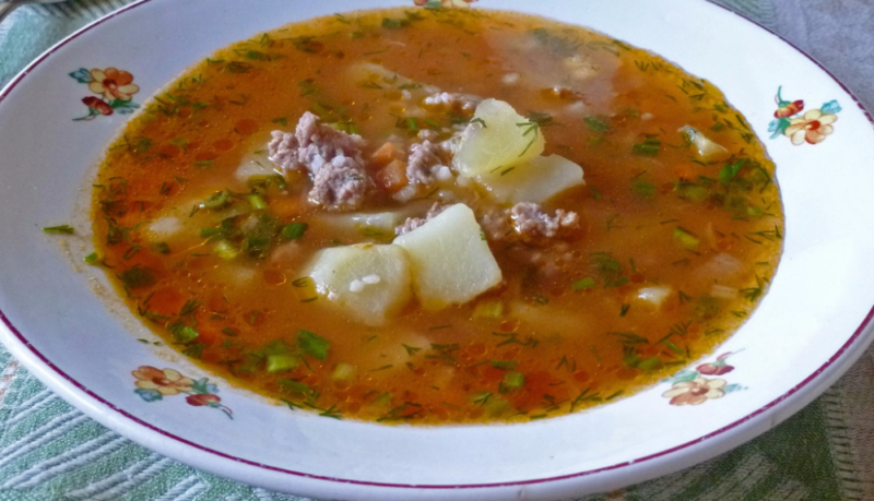 Класичний суп з фаршем і вермішеллю